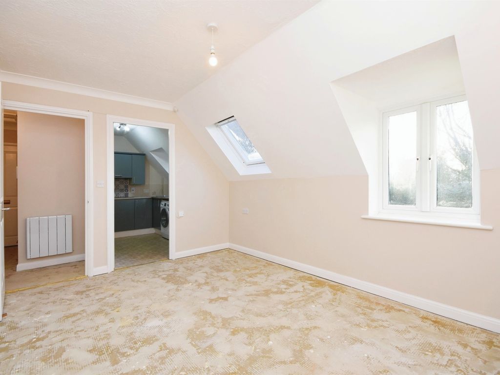 1 bed flat for sale in Lakes Meadow, Coggeshall, Colchester CO6, £110,000