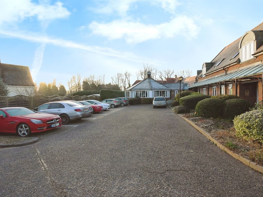 1 bed flat for sale in Lakes Meadow, Coggeshall, Colchester CO6, £110,000