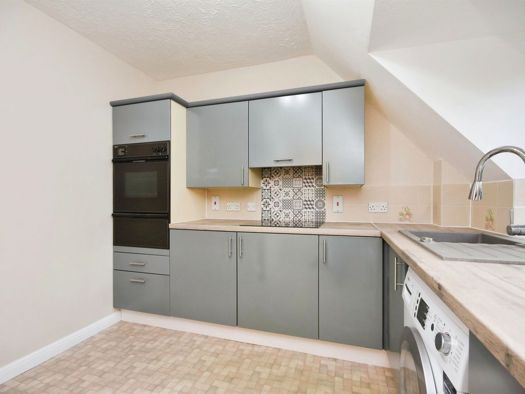 1 bed flat for sale in Lakes Meadow, Coggeshall, Colchester CO6, £110,000