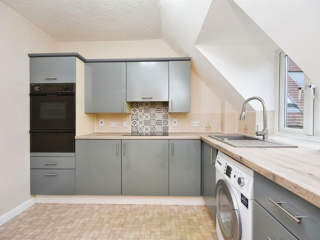 1 bed flat for sale in Lakes Meadow, Coggeshall, Colchester CO6, £110,000