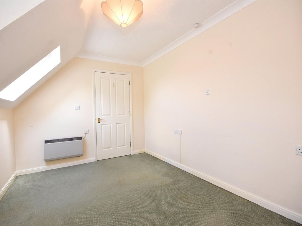 1 bed flat for sale in Lakes Meadow, Coggeshall, Colchester CO6, £110,000
