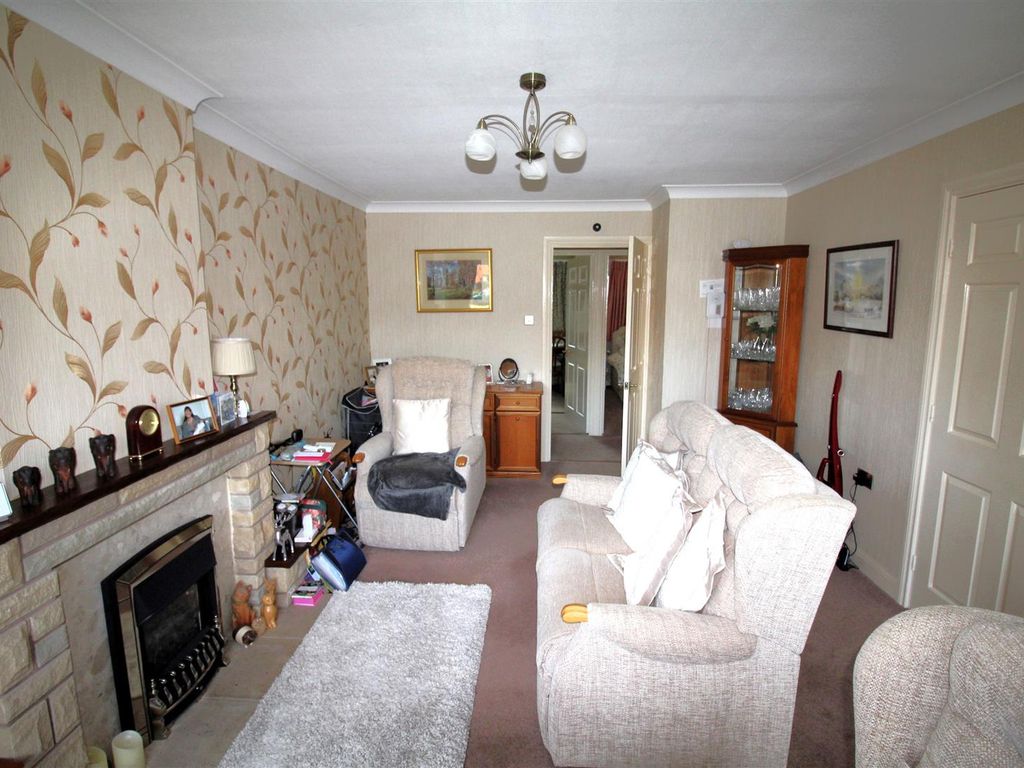 2 bed terraced bungalow for sale in Enville Close, Short Street, Stourbridge DY8, £199,950