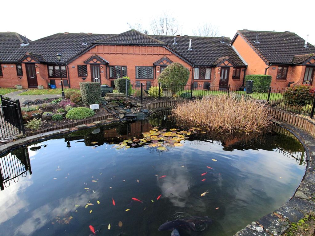 2 bed terraced bungalow for sale in Enville Close, Short Street, Stourbridge DY8, £199,950