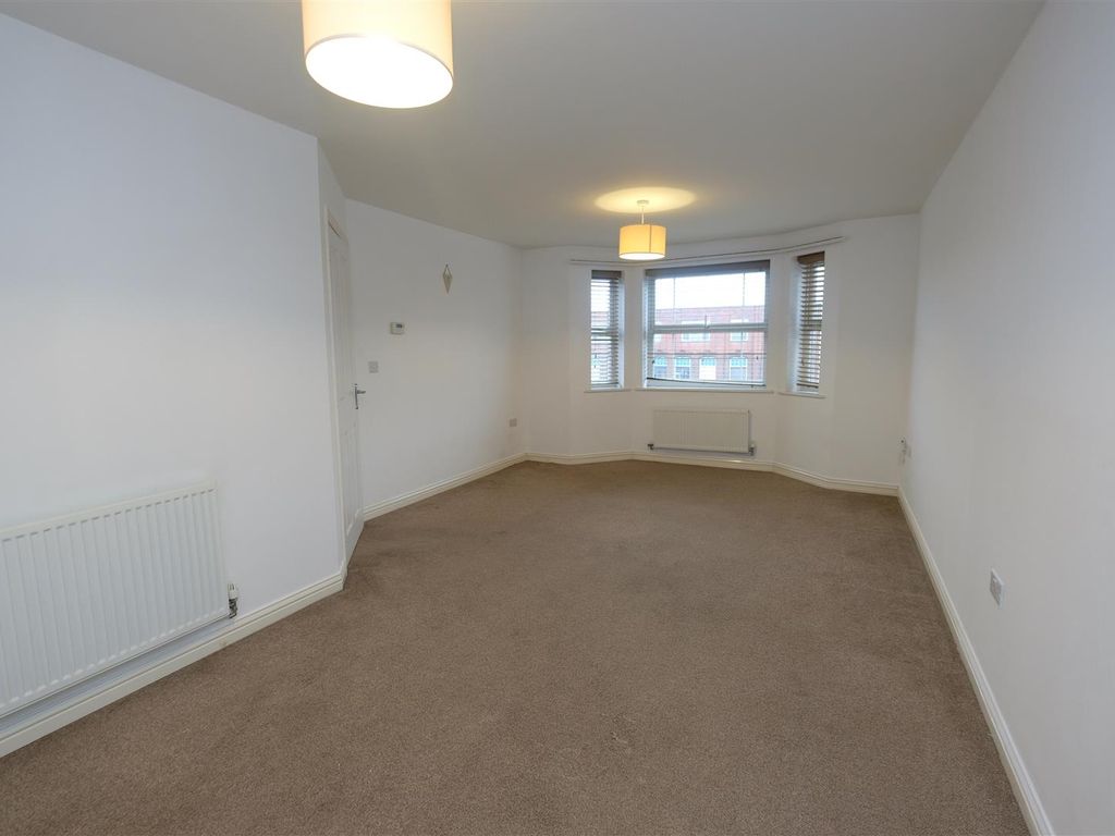 2 bed flat for sale in Trefoil Gardens, Amblecote DY8, £149,950