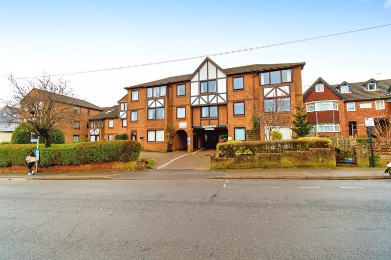 1 bed flat for sale in Chestnut Court, Southampton SO17, £77,500