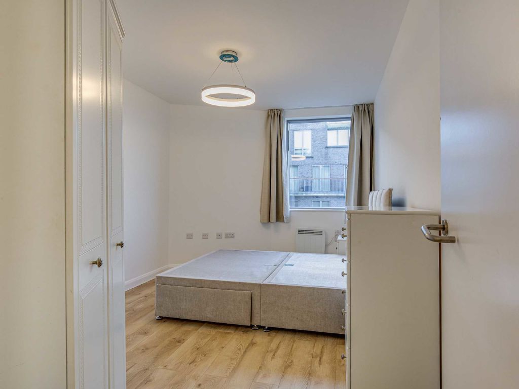 2 bed flat for sale in Fortune Green Road, London NW6, £679,500