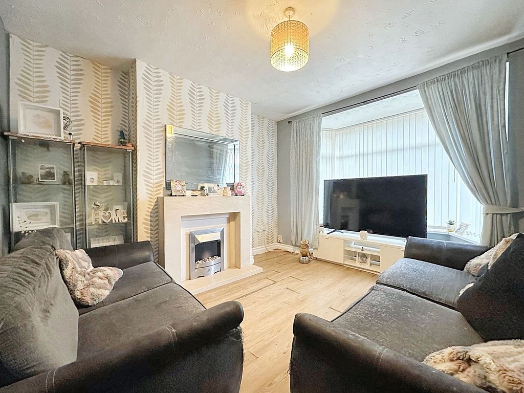 2 bed flat for sale in Dene Crescent, Wallsend NE28, £60,000