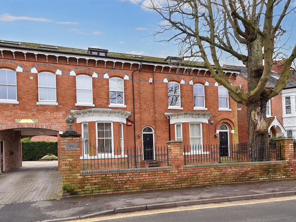 2 bed flat for sale in Greenfield Road, Harborne, Birmingham B17, £259,000