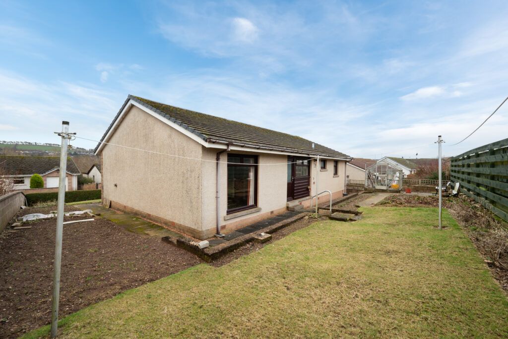 3 bed detached bungalow for sale in Inchgarth Street, Forfar DD8, £195,000