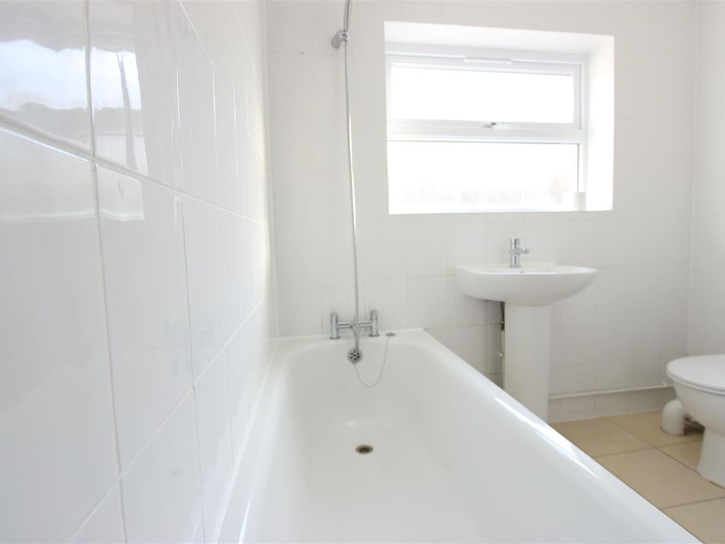 3 bed terraced house for sale in Dysons Road, London N18, £375,000