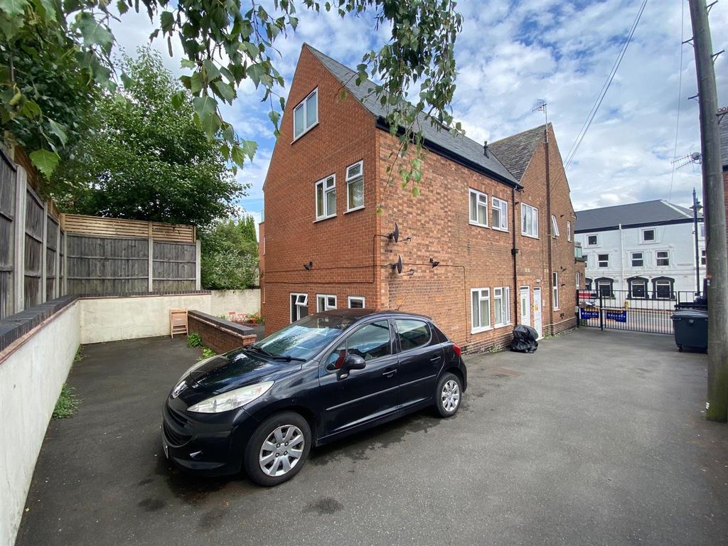 2 bed flat for sale in Church Street, Stapleford, Nottingham NG9, £115,000