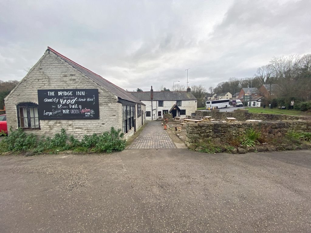 Pub/bar for sale in Wrexham Road, Pontblyddyn, Mold CH7, £10,000