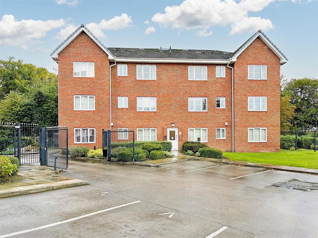 2 bed flat for sale in Gipsey Moth Close, Timperley, Altrincham WA15, £175,000