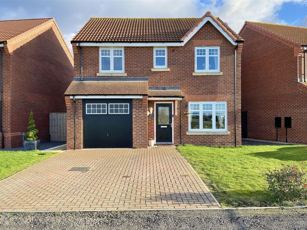 New home, 4 bed detached house for sale in Midfield Drive, Selby YO8, £340,000