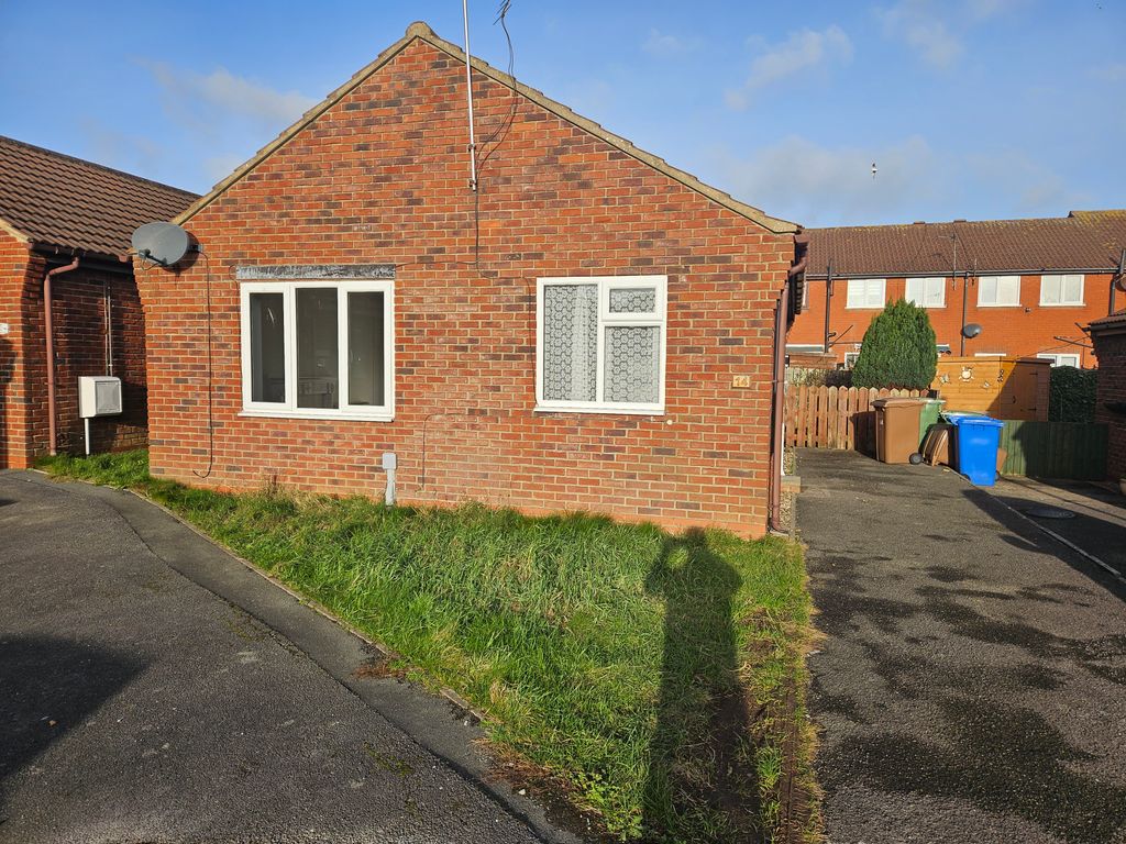 2 bed detached bungalow to rent in St. Nicholas Park, Withernsea HU19, £750 pcm