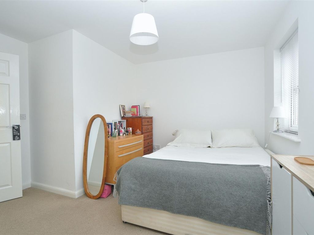 3 bed property for sale in Bluebell Drive, Lower Stondon, Henlow SG16, £350,000