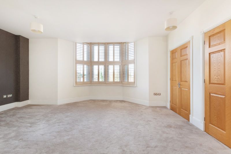 2 bed flat for sale in Stoke Park Road South, Stoke Bishop, Bristol BS9, £475,000