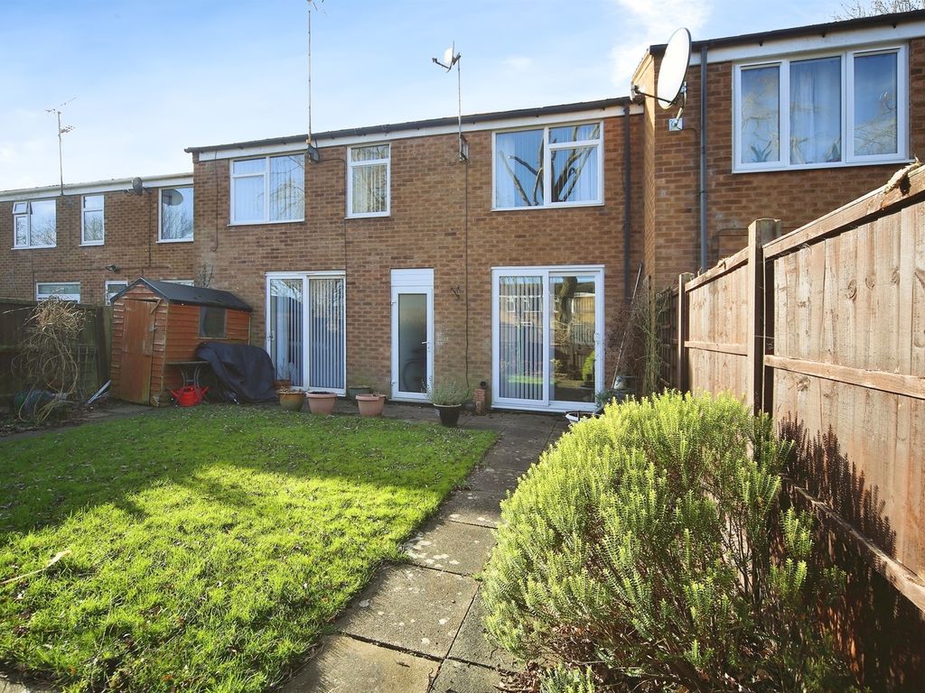 3 bed terraced house for sale in Ashorne Close, Redditch B98, £180,000