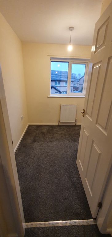3 bed town house to rent in Warton Avenue, Bradford BD4, £950 pcm