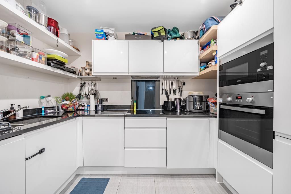 3 bed flat for sale in Coleby House, Woodley Crescent NW2, £650,000