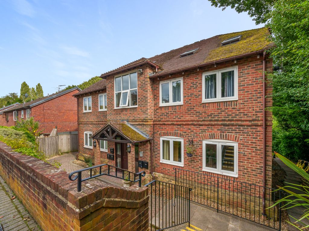 1 bed flat for sale in Stable Close, Burghfield Common, Reading, Berkshire RG7, £165,000