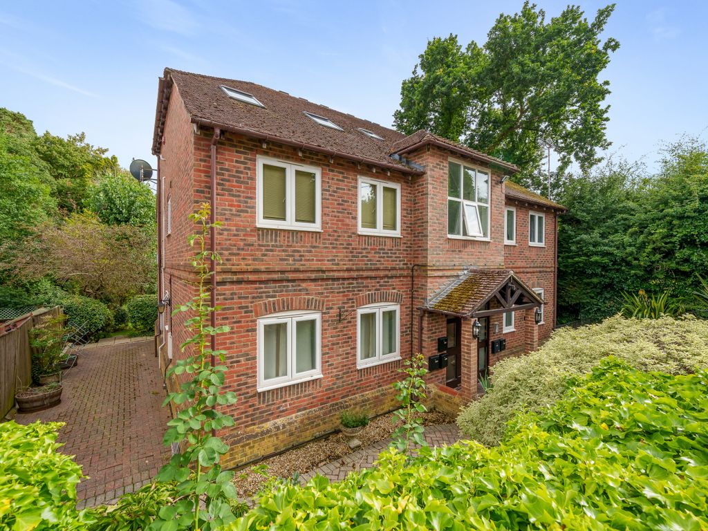 1 bed flat for sale in Stable Close, Burghfield Common, Reading, Berkshire RG7, £165,000