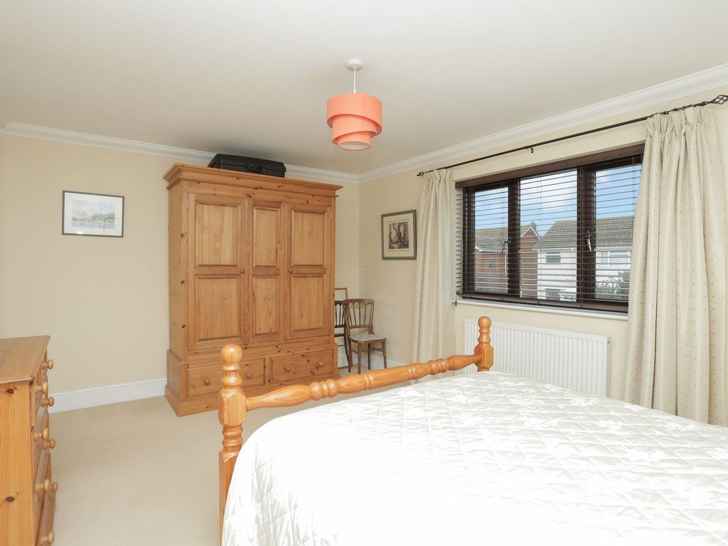 4 bed detached house for sale in Haven Drive, Bishopstone CT6, £650,000