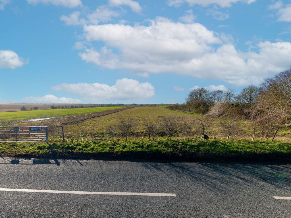 Land for sale in Chrishall Road, Fowlmere SG8, £15,000