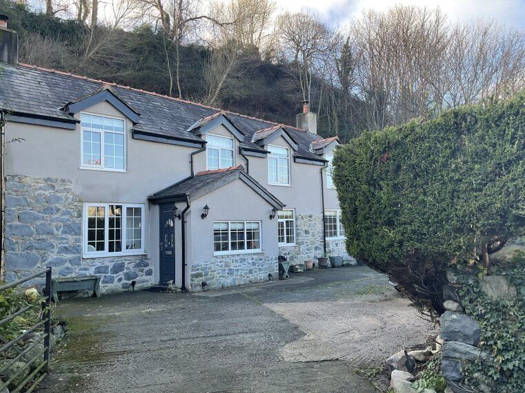 4 bed detached house for sale in Nant Y Felin Road, Llanfairfechan, Conwy LL33, £360,000