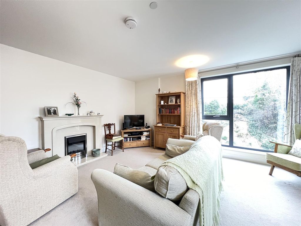 1 bed property for sale in Gloucester Road, Cheltenham GL51, £255,000