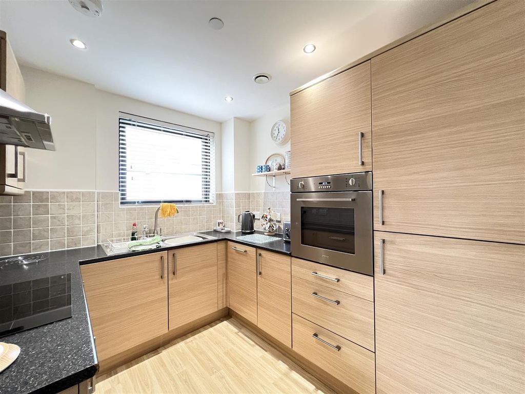 1 bed property for sale in Gloucester Road, Cheltenham GL51, £255,000