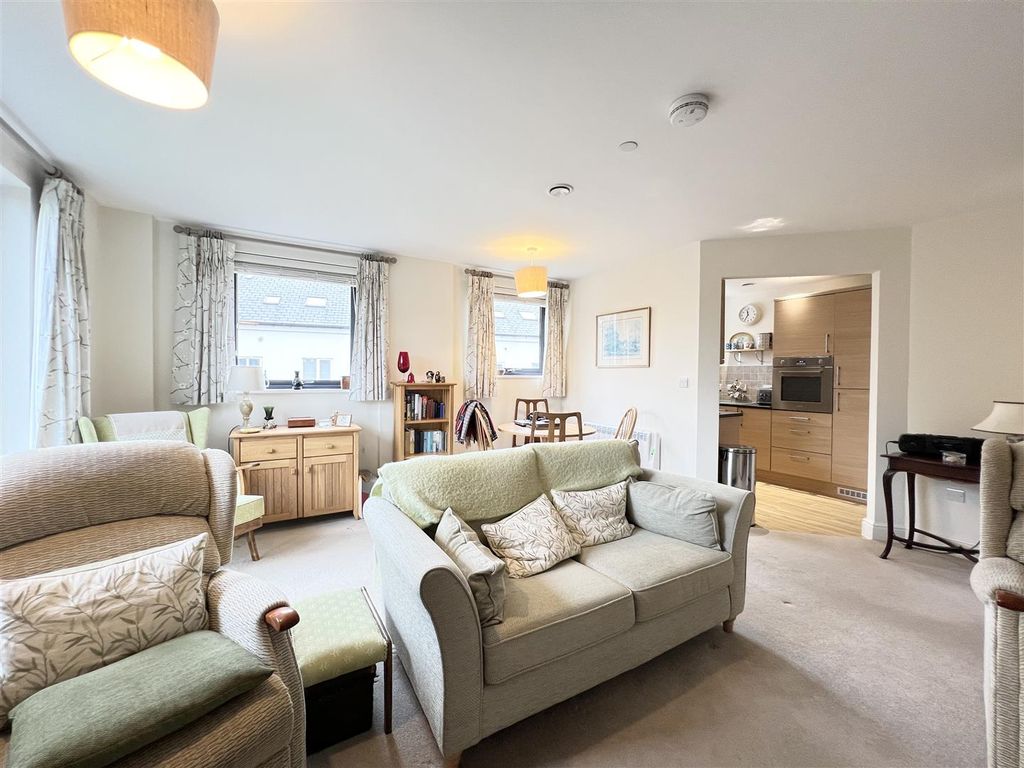 1 bed property for sale in Gloucester Road, Cheltenham GL51, £255,000