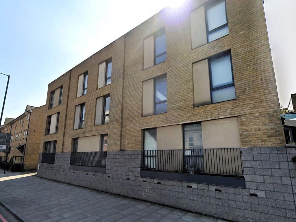 1 bed flat for sale in Homer Road, London E9, £318,000