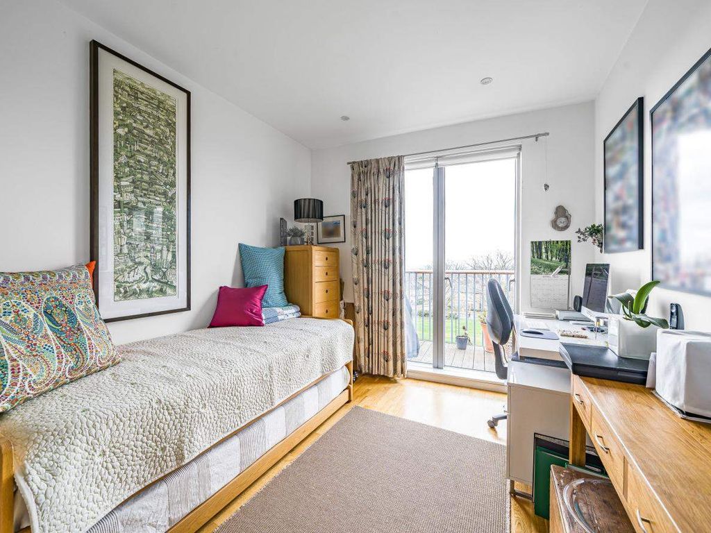 3 bed flat for sale in Fortune Green Road, London NW6, £950,000