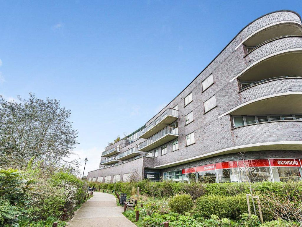 3 bed flat for sale in Fortune Green Road, London NW6, £950,000