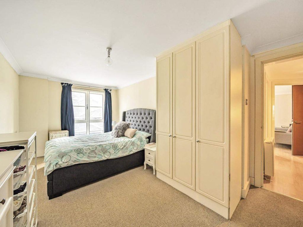 2 bed flat for sale in Essex Road, London N1, £750,000