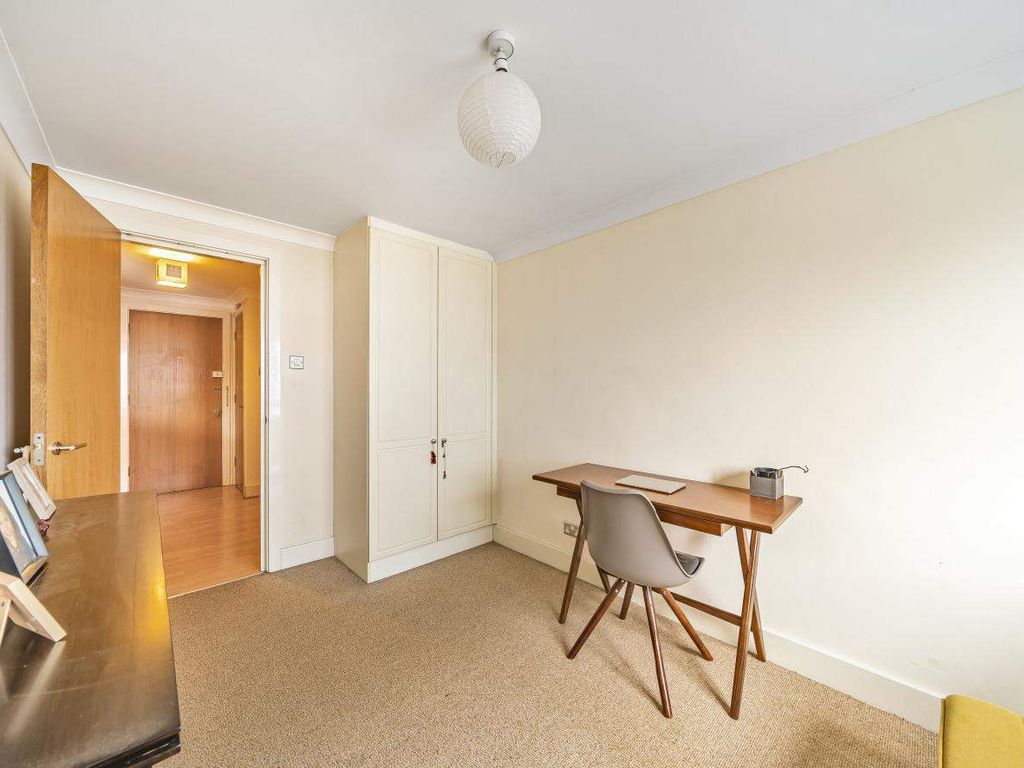 2 bed flat for sale in Essex Road, London N1, £750,000