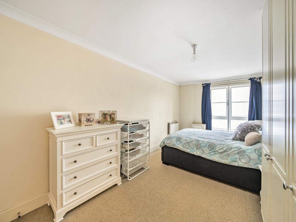 2 bed flat for sale in Essex Road, London N1, £750,000