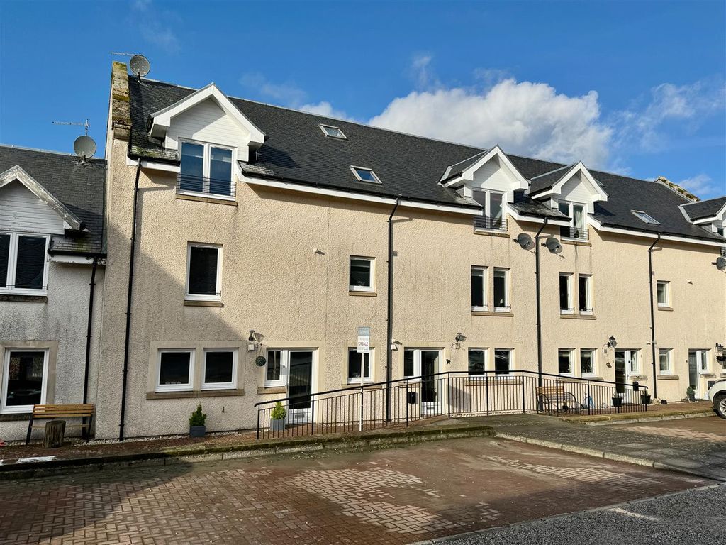 4 bed terraced house for sale in Strathaven ML10, £265,000