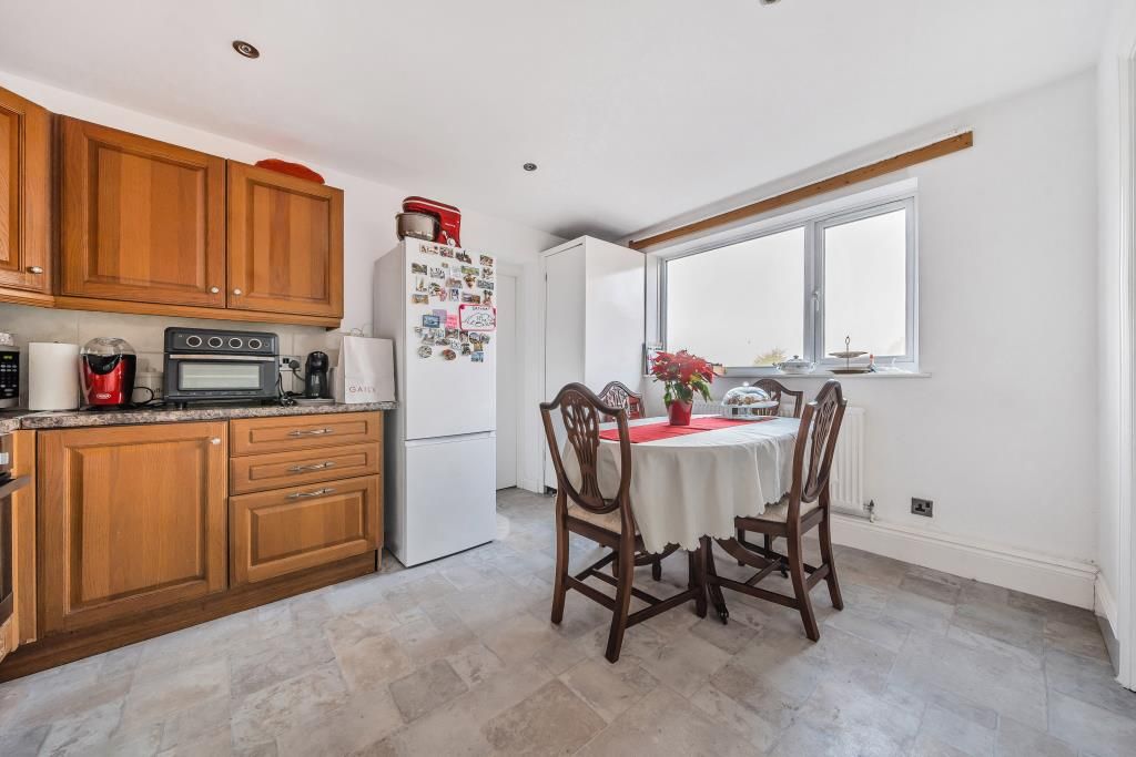 4 bed flat for sale in Kidlington, Oxfordshire OX5, £750,000