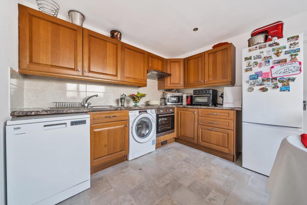 4 bed flat for sale in Kidlington, Oxfordshire OX5, £750,000