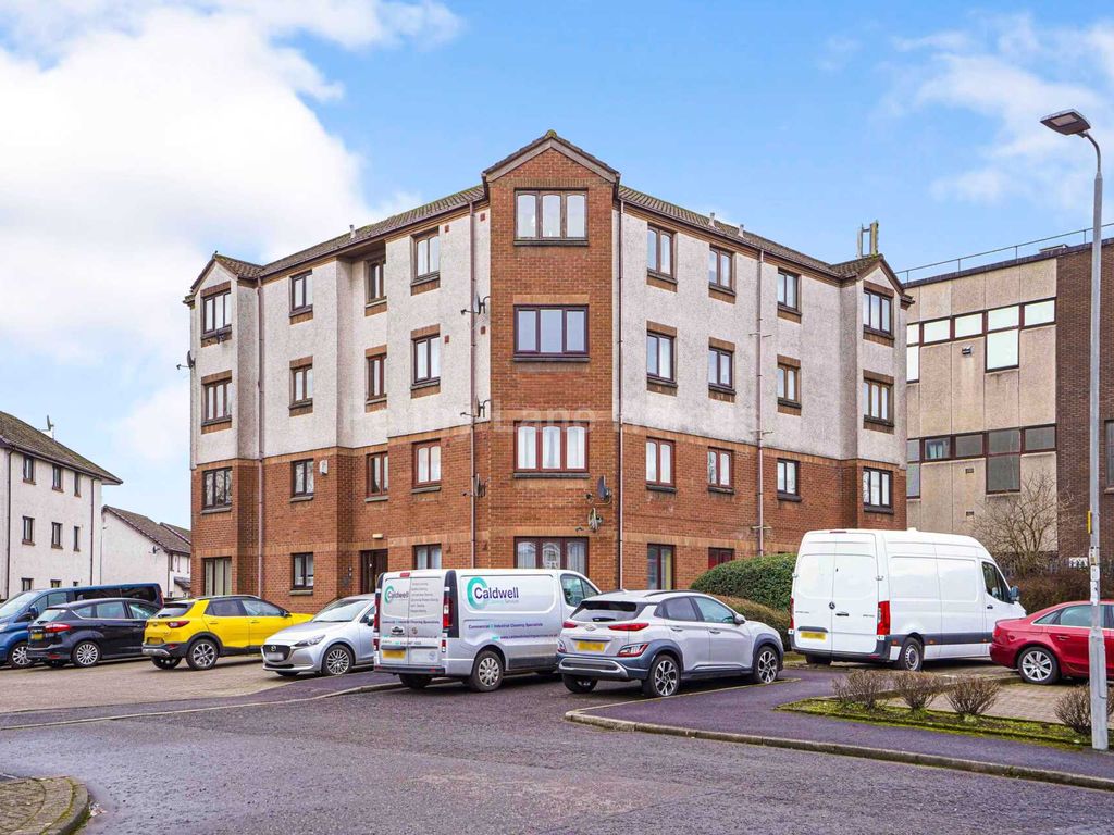 2 bed flat for sale in Russell Street, Johnstone PA5, £72,500