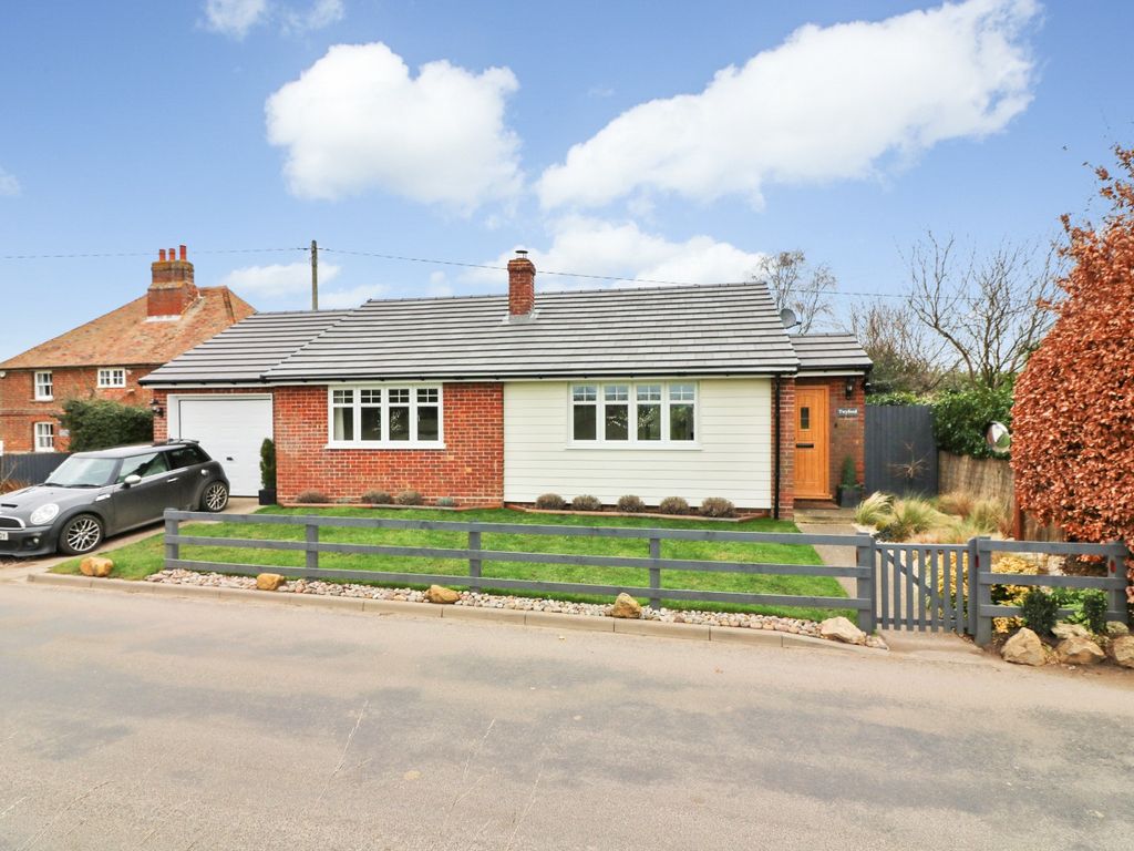 2 bed detached bungalow for sale in Nash Road, Ash, Canterbury CT3, £420,000