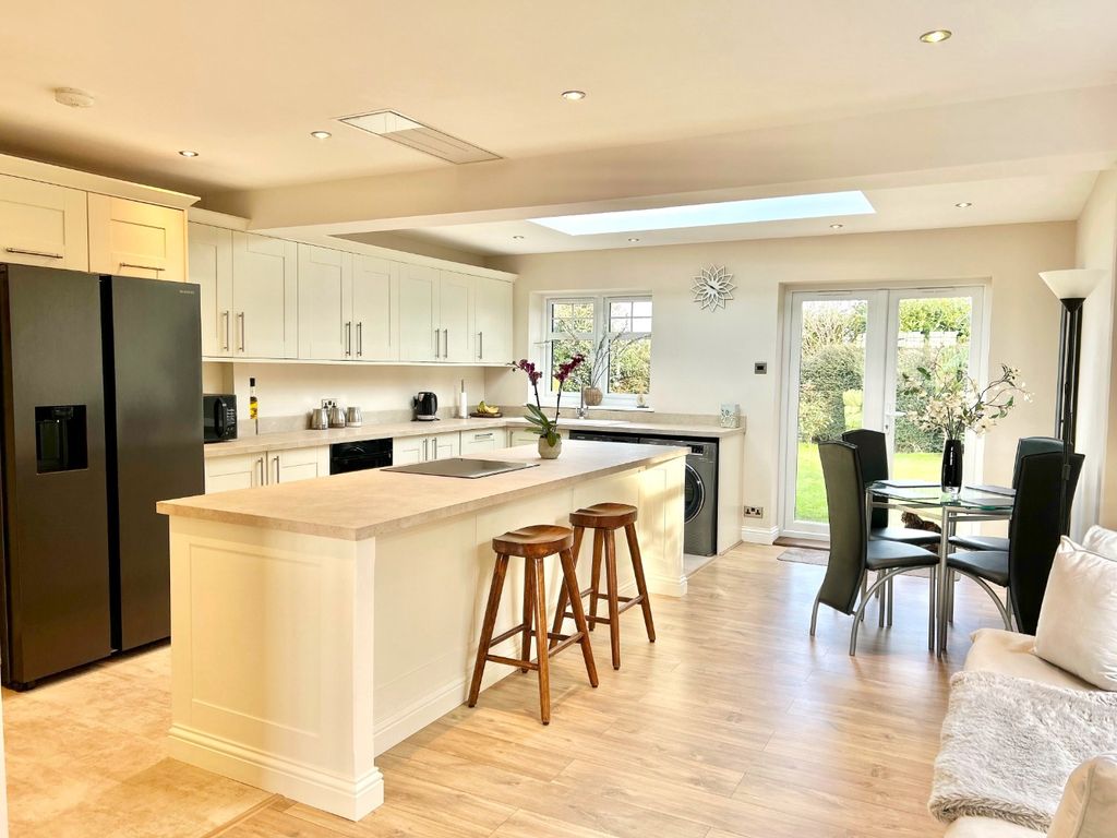 2 bed detached bungalow for sale in Nash Road, Ash, Canterbury CT3, £420,000