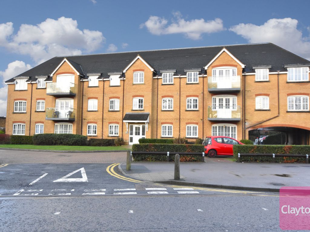 2 bed flat for sale in St. Albans Road, Garston, Watford WD25, £300,000