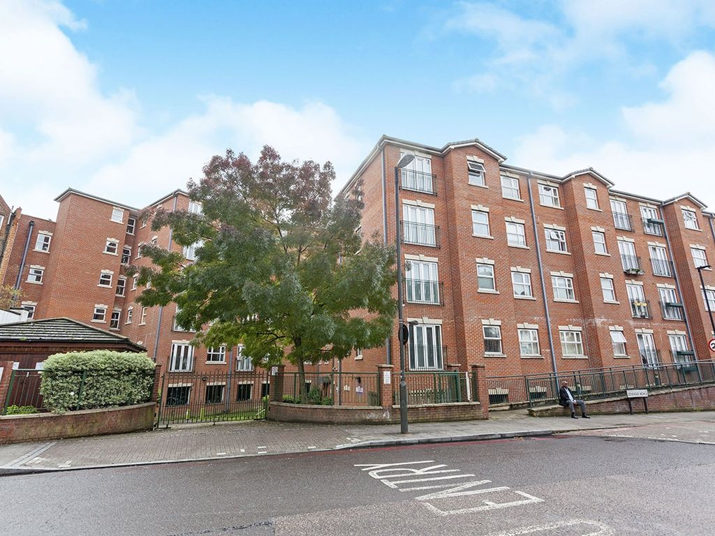 2 bed flat to rent in Churchill Lodge, 346 Streatham High Road, London SW16, £1,950 pcm