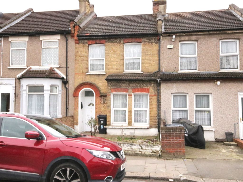 2 bed terraced house for sale in Wingate Road, Ilford IG1, £375,000