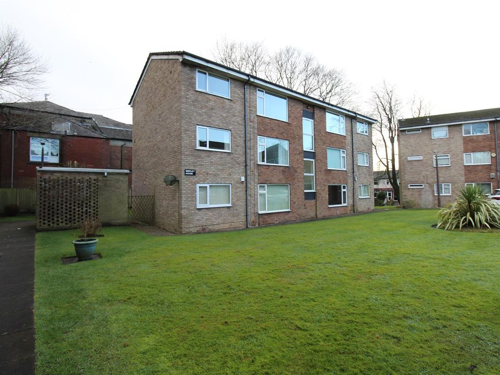 1 bed flat to rent in Westgate Avenue, Bolton BL1, £550 pcm