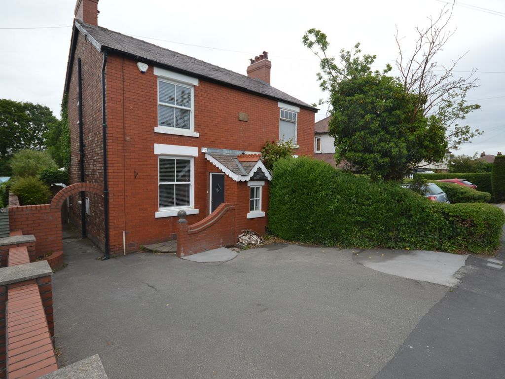 3 bed semi-detached house to rent in Chester Road, Poynton, Stockport SK12, £1,500 pcm