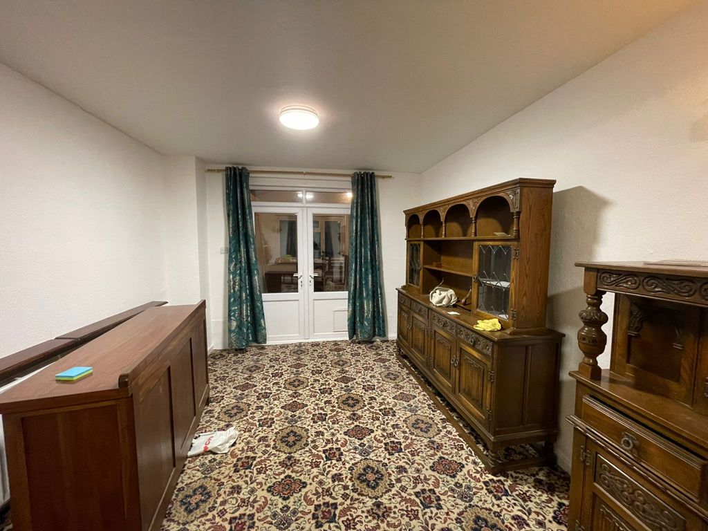 Room to rent in Dryfield Road, Edgware HA8, £1,000 pcm